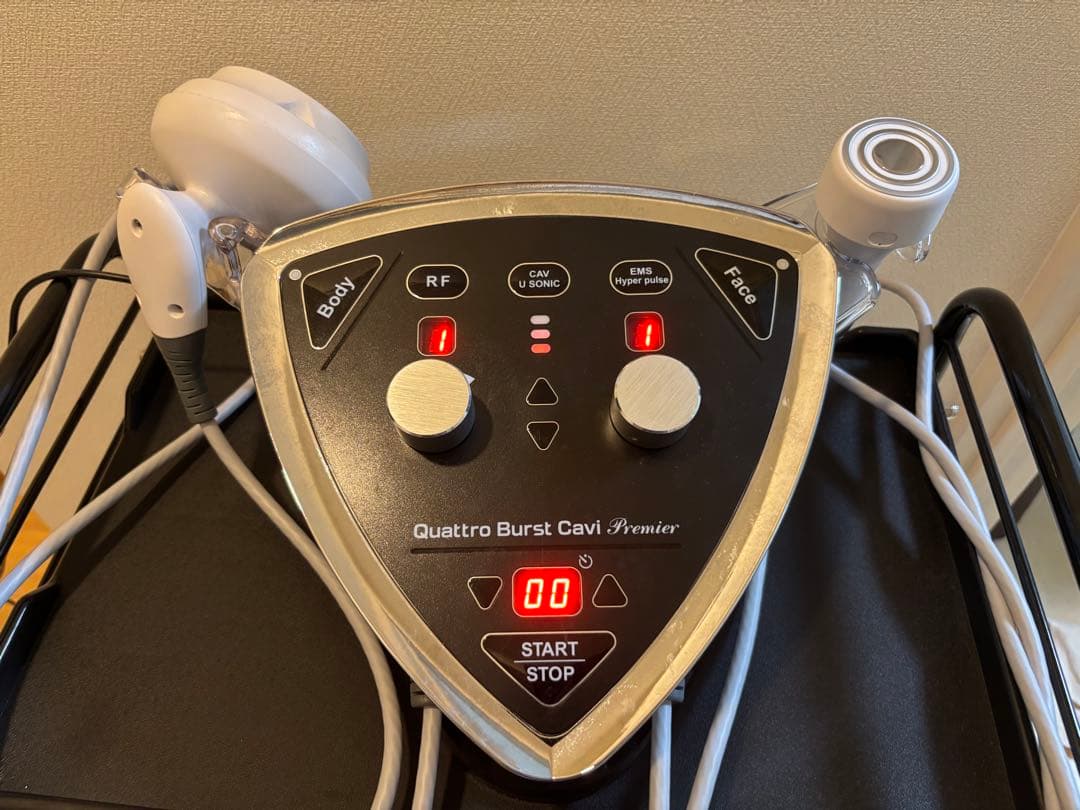 クワトロバーストキャビプレミア 小顔 フェイシャル 痩身 全身