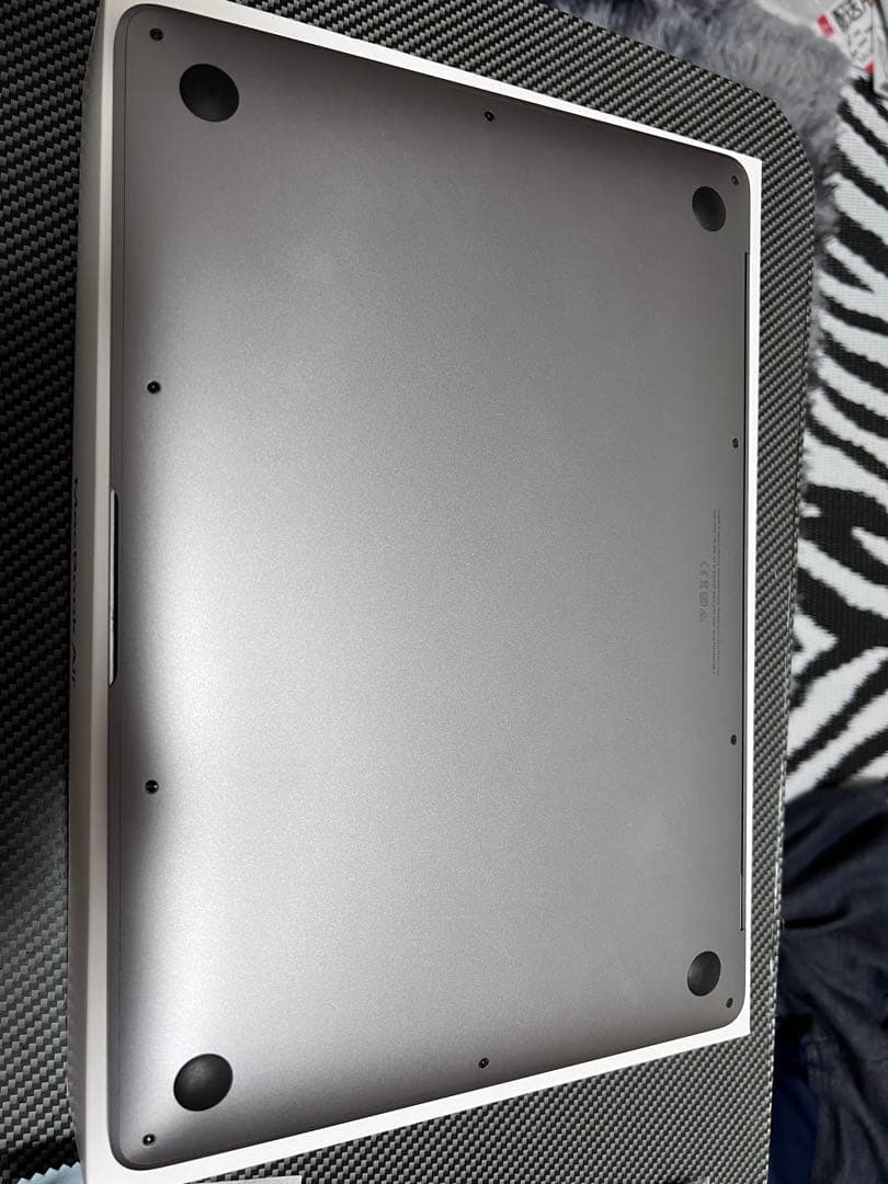 MacBook Air M1 2020 【8GB/256GB】13インチ