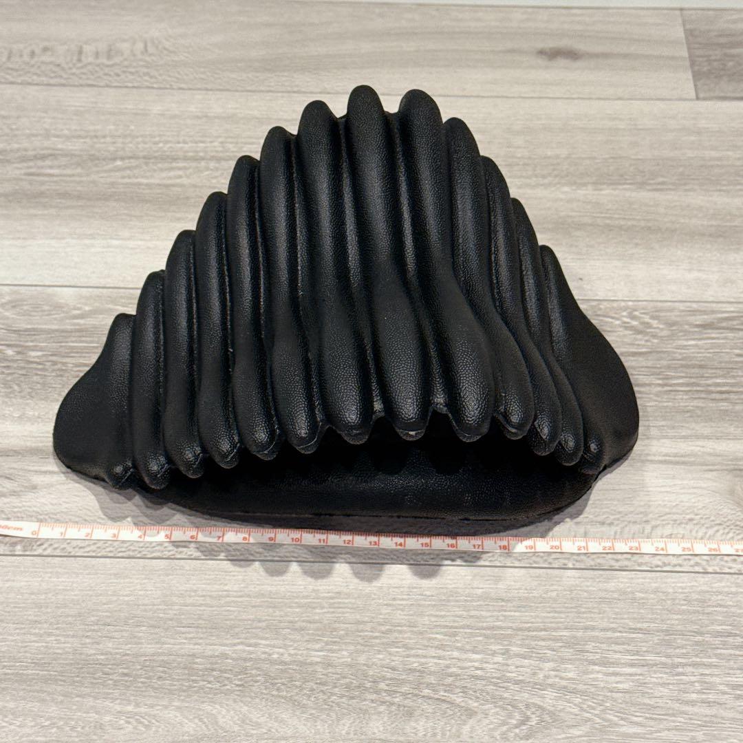 〆ブラック 首枕 ネックピロー 自宅で寝るだけ10分 ストレッチ 首こり 肩