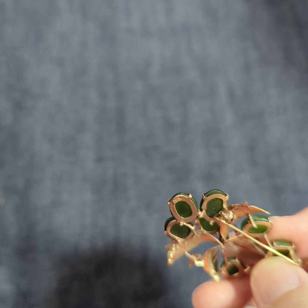 ヴィンテージ希少ネフライト 緑色の葉と実のブローチ 18k