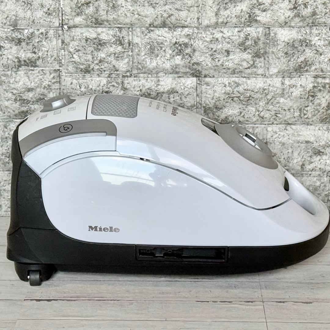 掃除機・クリーナー Miele Compact C1 Pure Suction SCA03