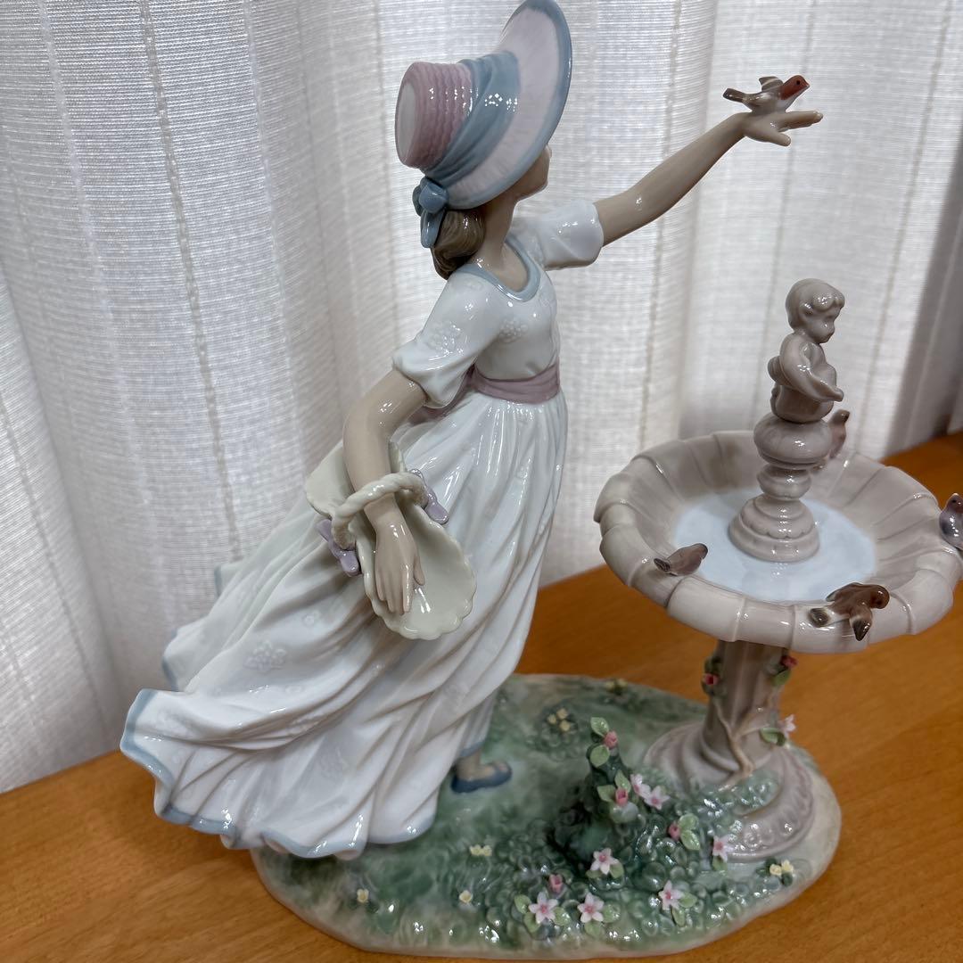 リヤドロLLADRO 「春を告げる小鳥たち」　 新品
