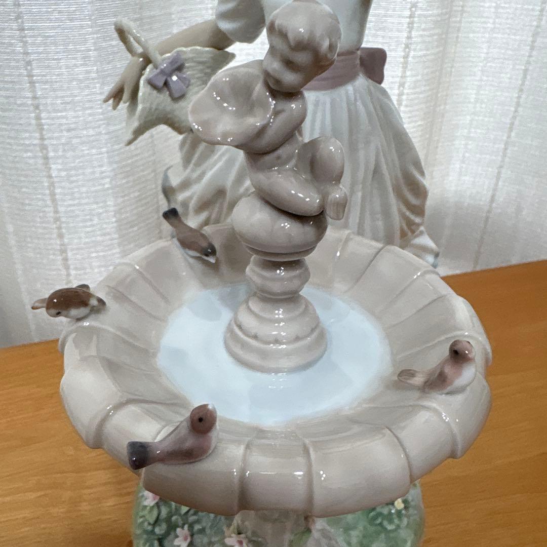 リヤドロLLADRO 「春を告げる小鳥たち」　 新品