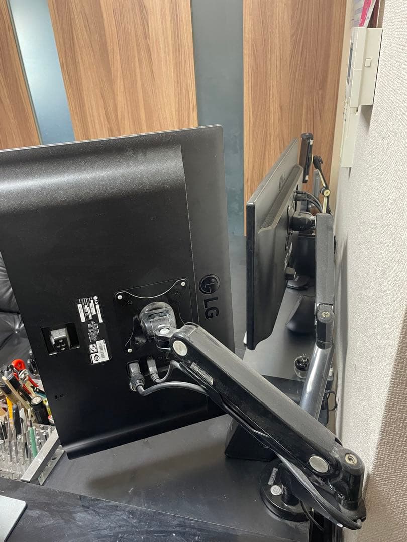 LG 24インチ　4K デュアルディスプレイ モニターアーム　USBポート付き