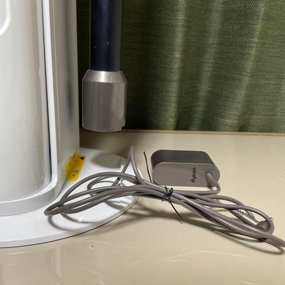 Dyson V10 SV12 コードレス掃除機　スタンド付き ダイソン