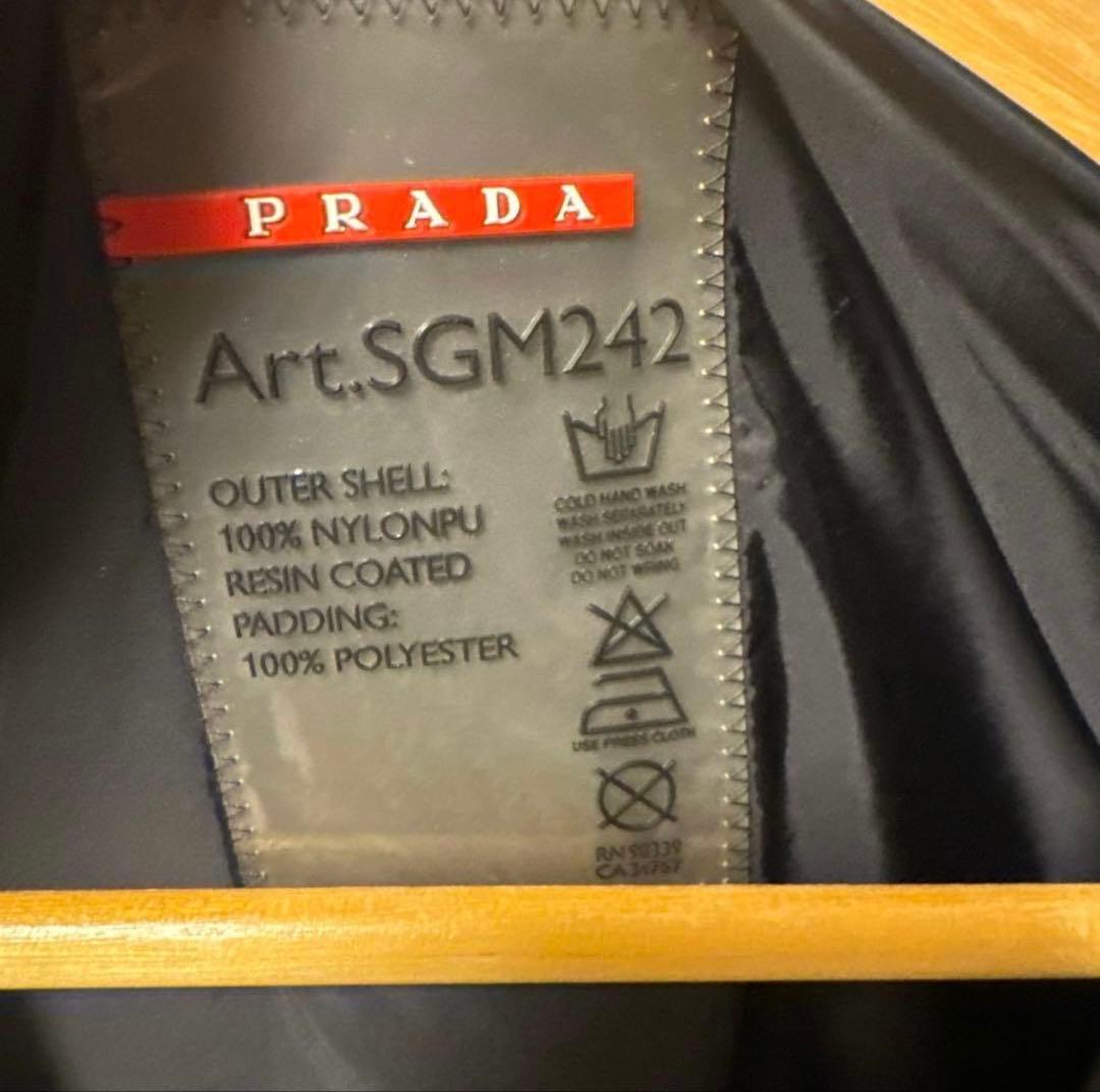 PRADA ブラック ナイロンジャケット フード付き 値段交渉受付ます！