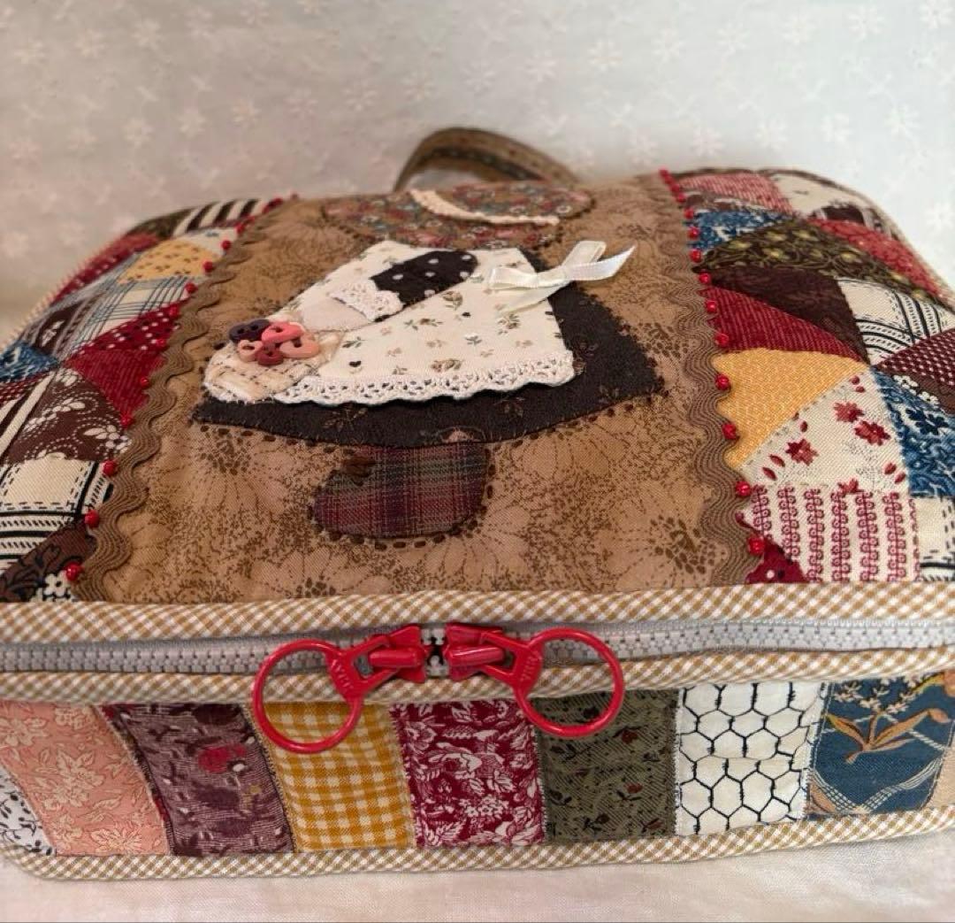 ♡ハンドメイド♡1点限り‼️ スーちゃんカントリーパッチワークBIGバニティポーチ