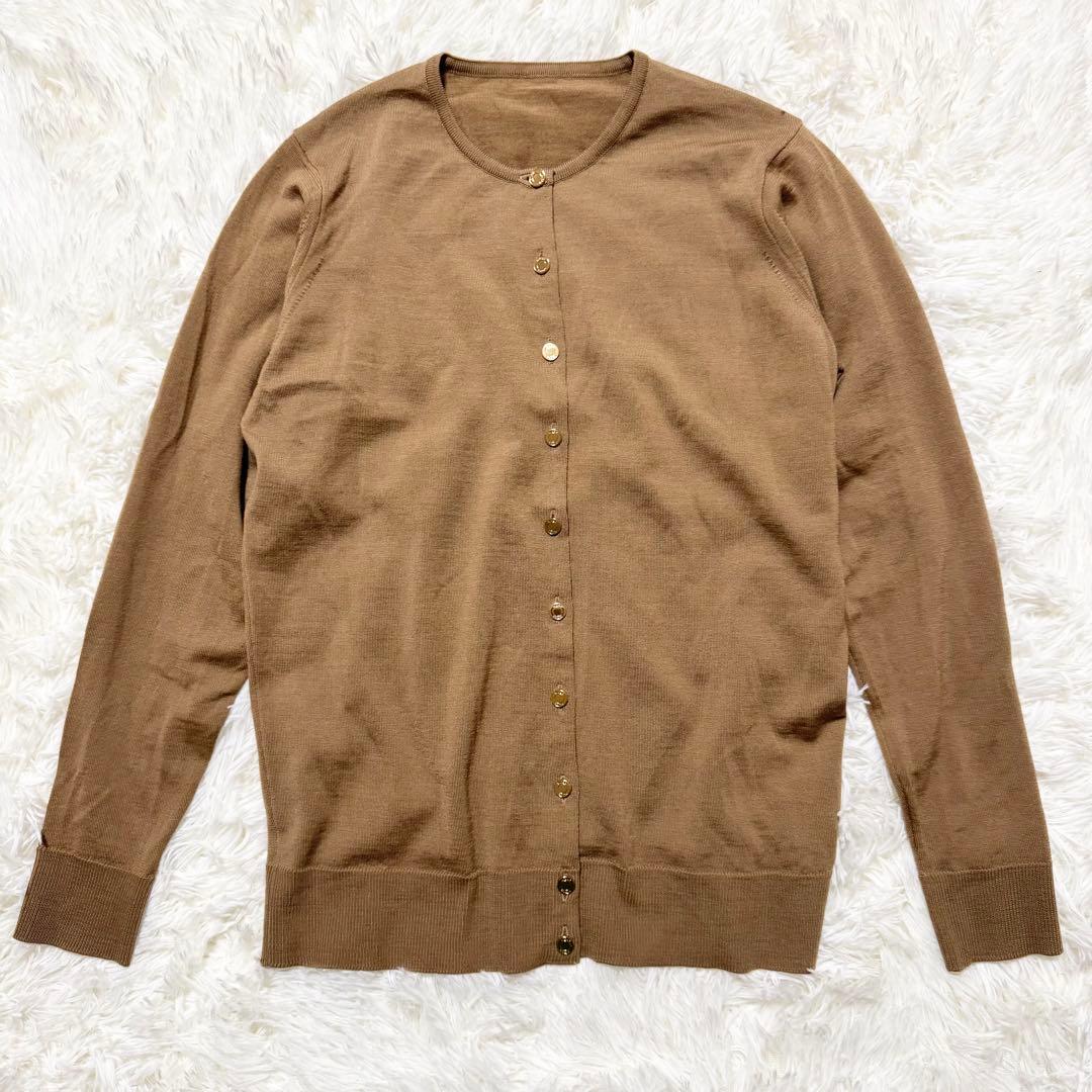 【まり】ミューズ ドゥーズィエムクラス クルーネックカーディガン 金ボタン