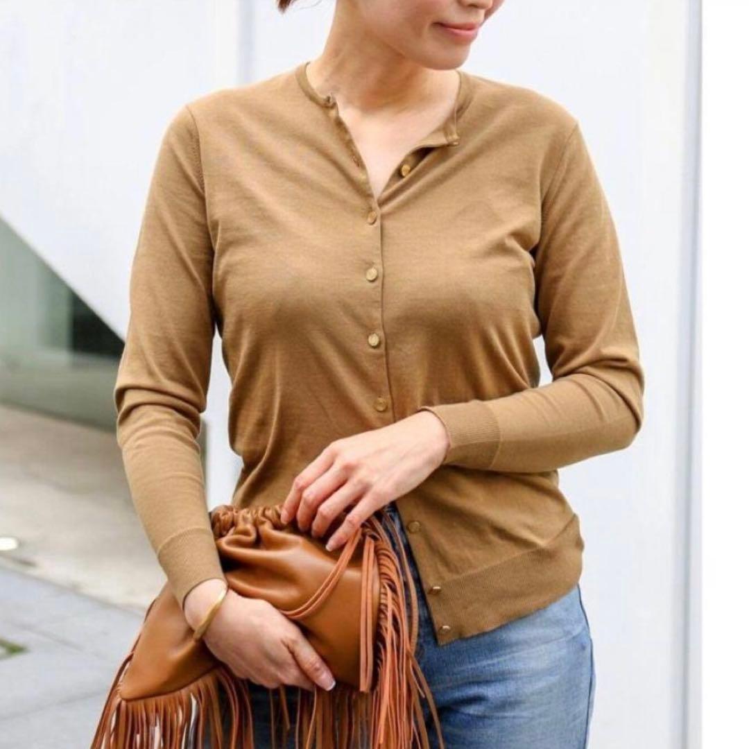 【まり】ミューズ ドゥーズィエムクラス クルーネックカーディガン 金ボタン