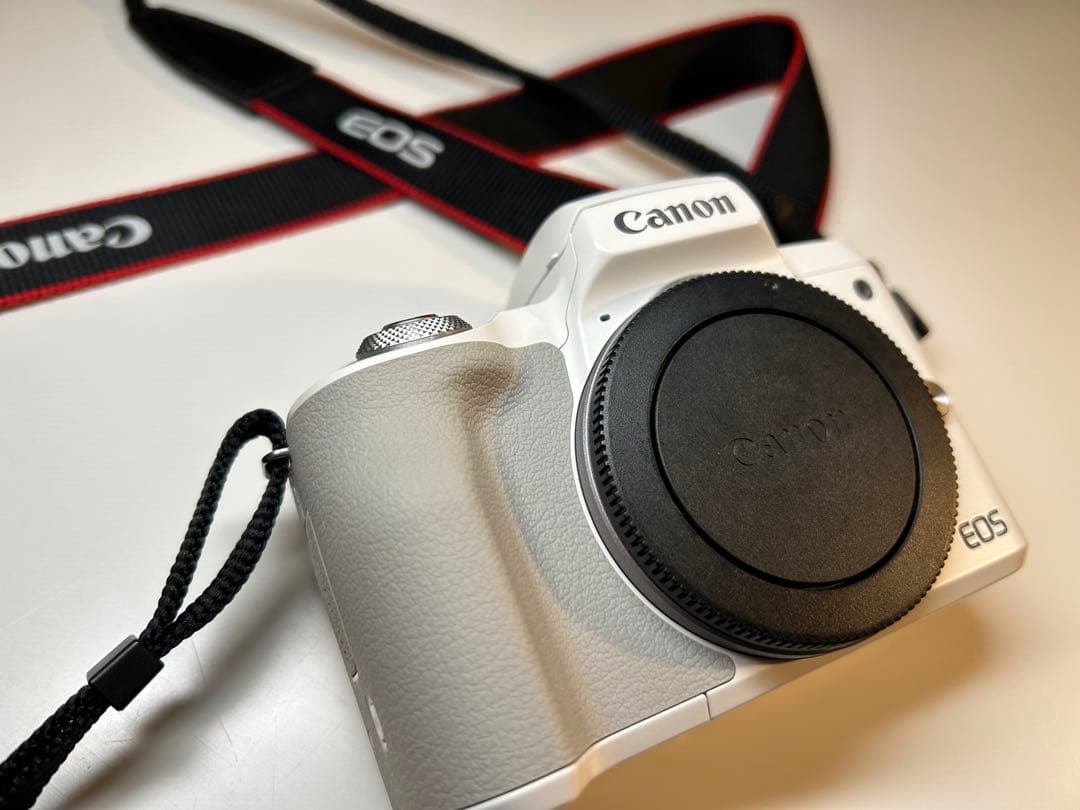 【おまけ付き】Canon EOS Kiss M2 ダブルズームキット