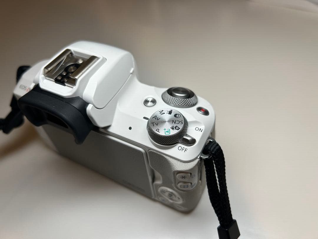 【おまけ付き】Canon EOS Kiss M2 ダブルズームキット