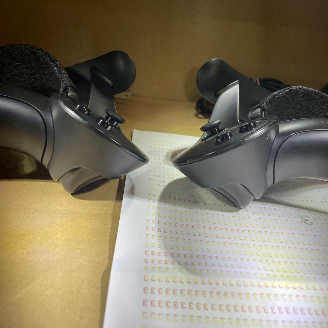 良い　valve indexコントローラー左右セット 動作確認済み　清掃済み