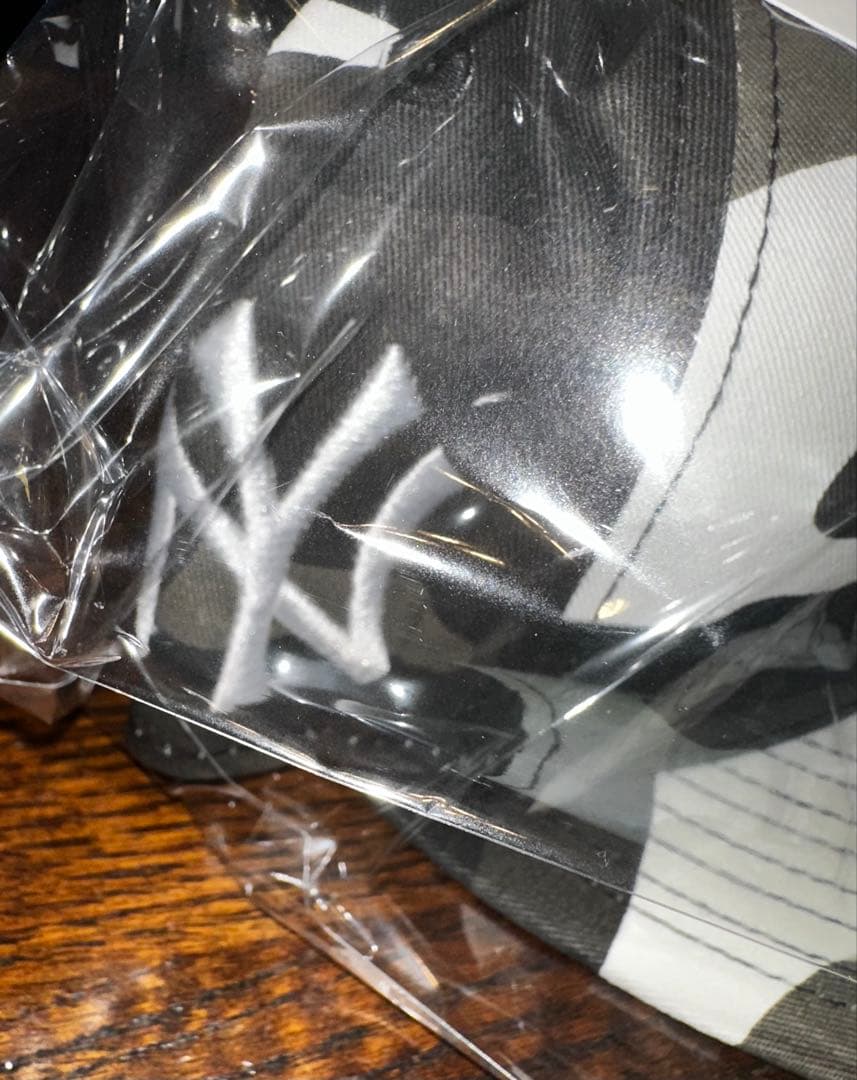 ウェア Supreme New Era New York Yankees 7-1/4