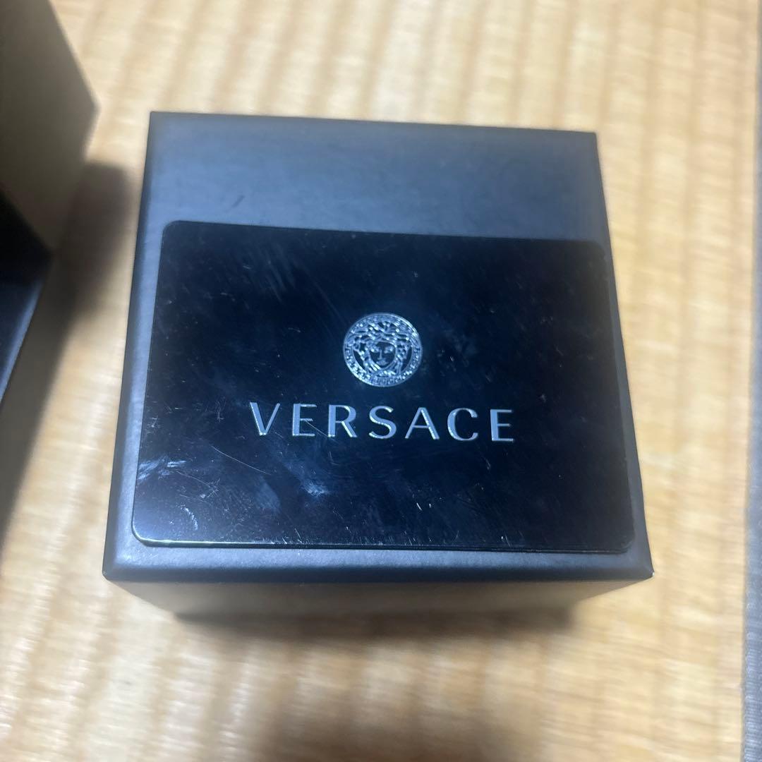 VERSACE ゴールドスタッドピアス