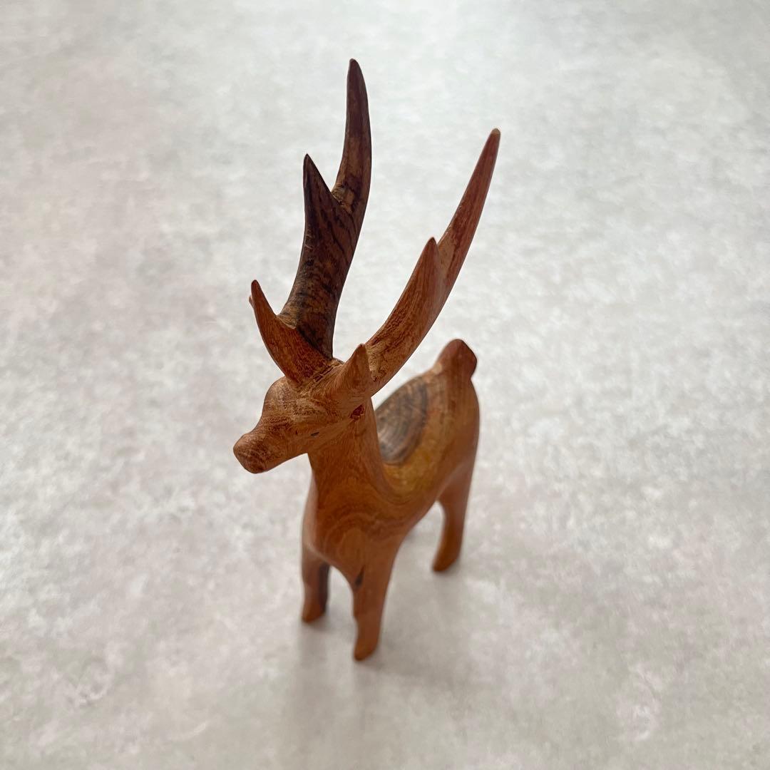 木製の鹿 置物