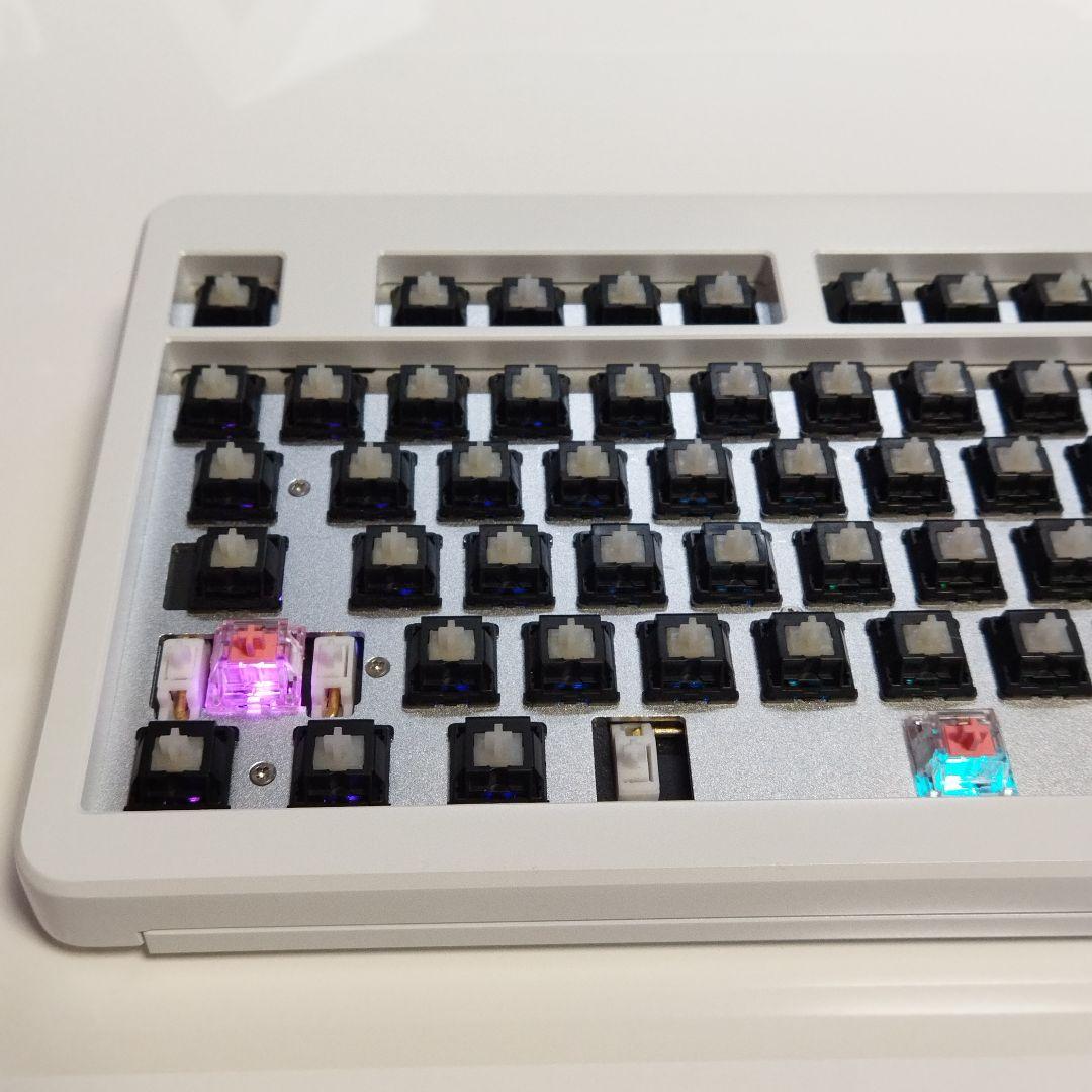 自作キーボード MTMH87 87% Keyboard E-white