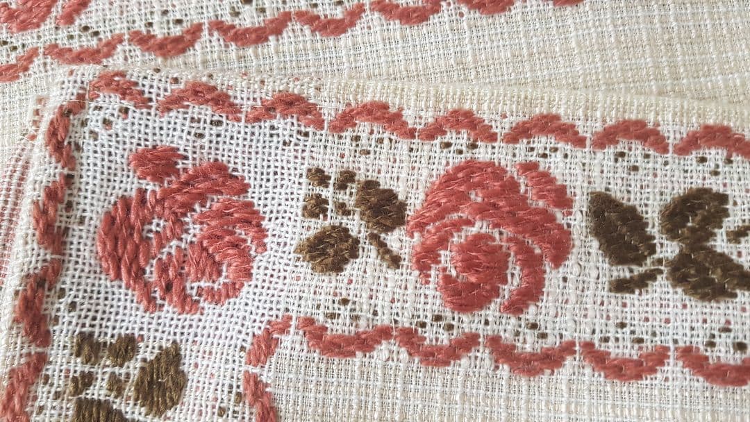 ホワイト 花柄 テーブルクロス