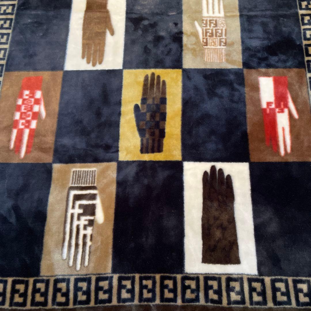 FENDI フェンディ　ブランケット