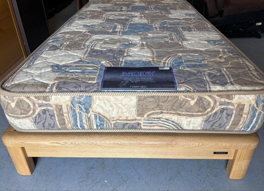 IDC大塚家具 天然木 シングルベッド、幅98cm Used/キレイ