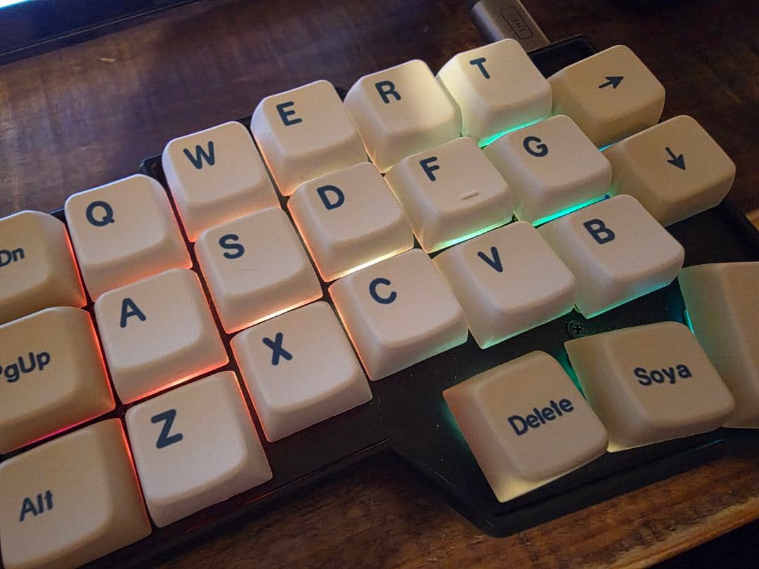 【フルカスタマイズ品】Corne V4 Chocolate　完成品　おまけ付き