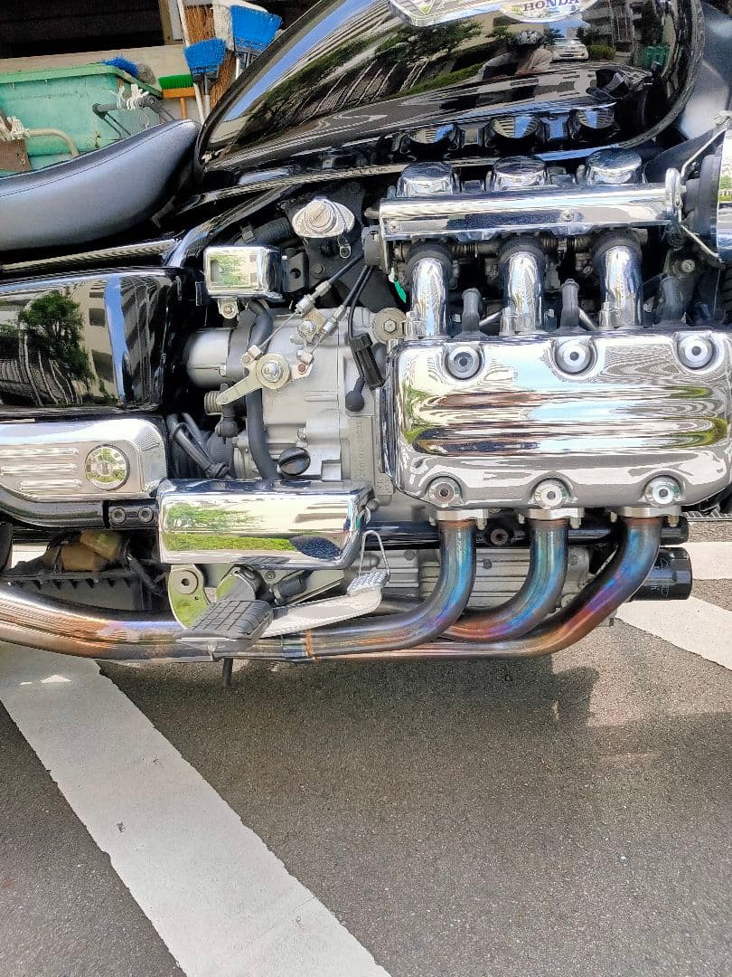 ホンダ ワルキューレ マフラー