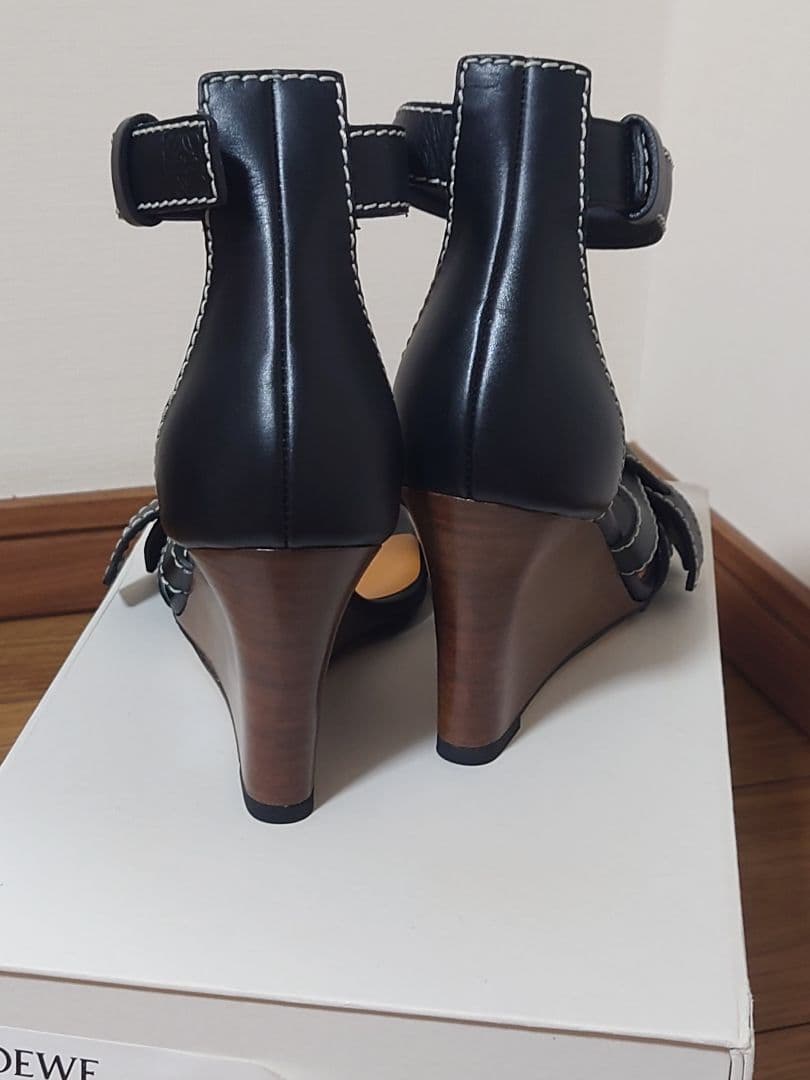 新品　ロエベ　最終値下げ　LOEWE　アナグラム　 ゲートサンダル　37サイズ