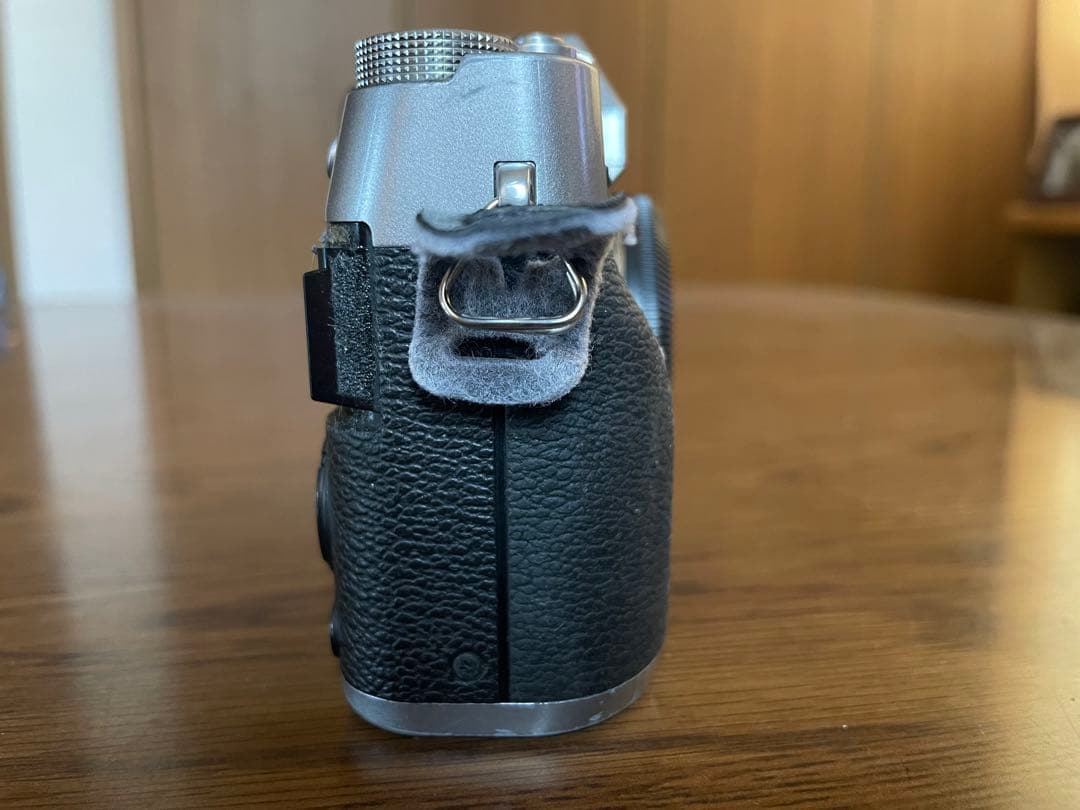 【ジャンク品】FUJIFILM X-T10 シルバー レンジファインダーカメラ