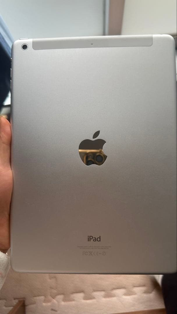 Apple iPad 第6世代　シルバー　32GB 本体