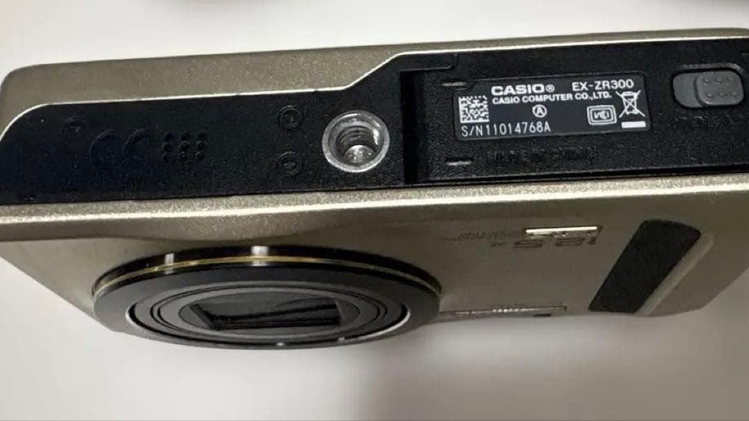 デジカメCASIO EX-ZR300