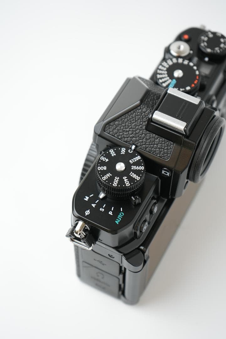 【ほぼ新品】【153回】 Nikon ニコン Zf ミラーレス一眼カメラ ボディ