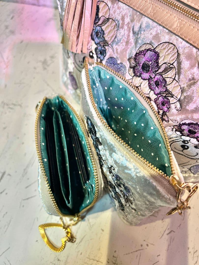 いたちページです。ロラライハリス♡刺繍の楕円底バッグ♡バッグのみ