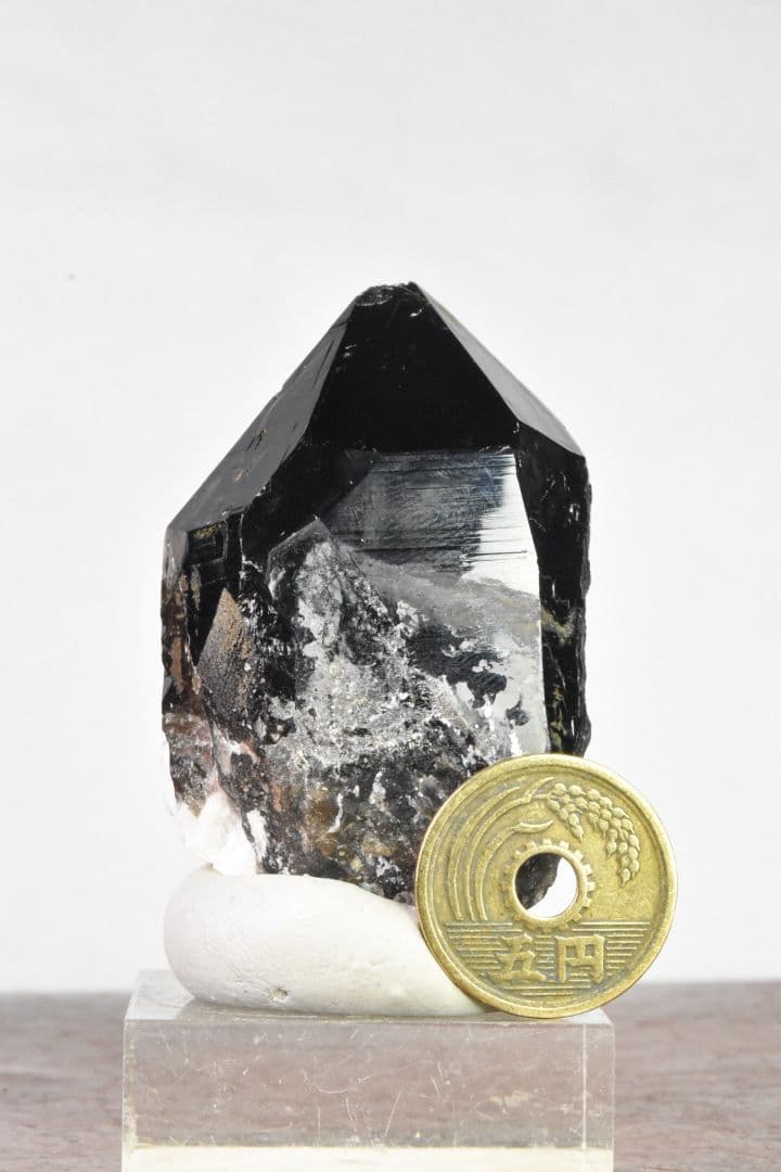 最新産出！ 岐阜県中津川市蛭川田原産 モリオンに近いスモーキークォーツ01