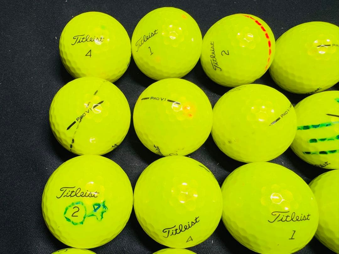 最新 タイトリストPRO V1 2025年モデル 30個　　イエロー