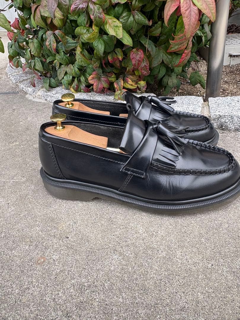 ADRIAN タッセルローファー ブラック　ガラスレザー