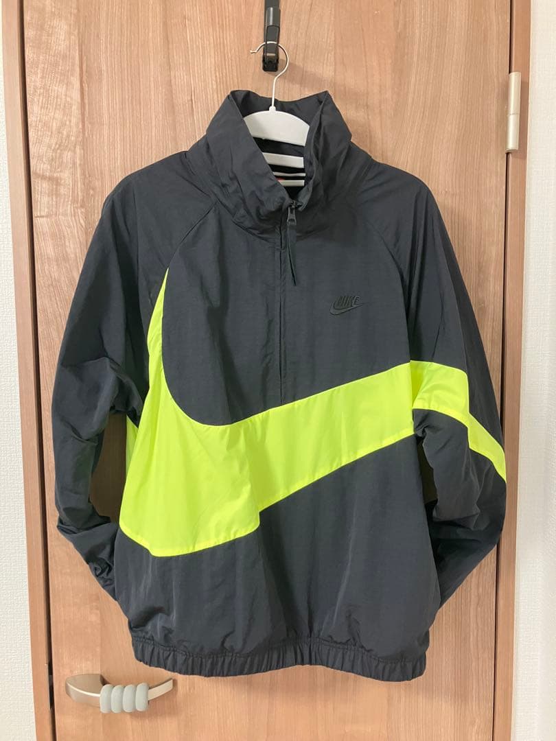 NIKE ビッグスウッシュアノラックジャケットS ブラック×ネオンイエロー