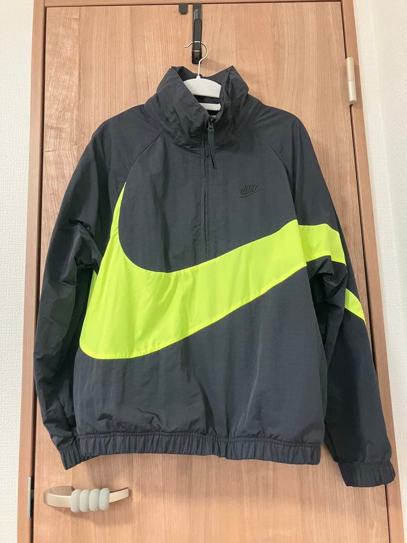 NIKE ビッグスウッシュアノラックジャケットS ブラック×ネオンイエロー