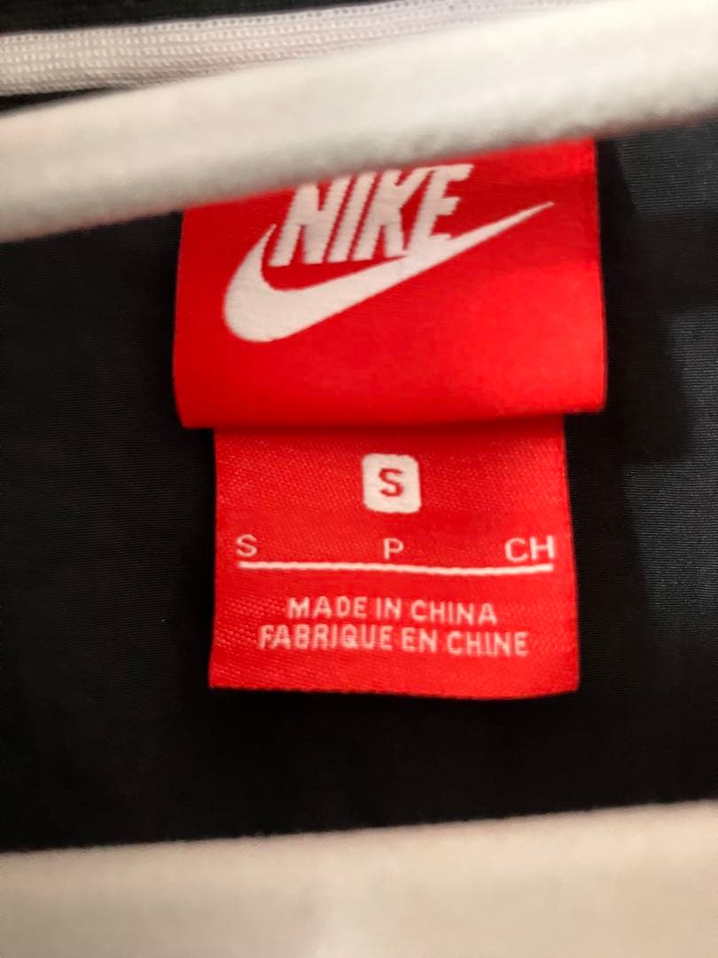 NIKE ビッグスウッシュアノラックジャケットS ブラック×ネオンイエロー