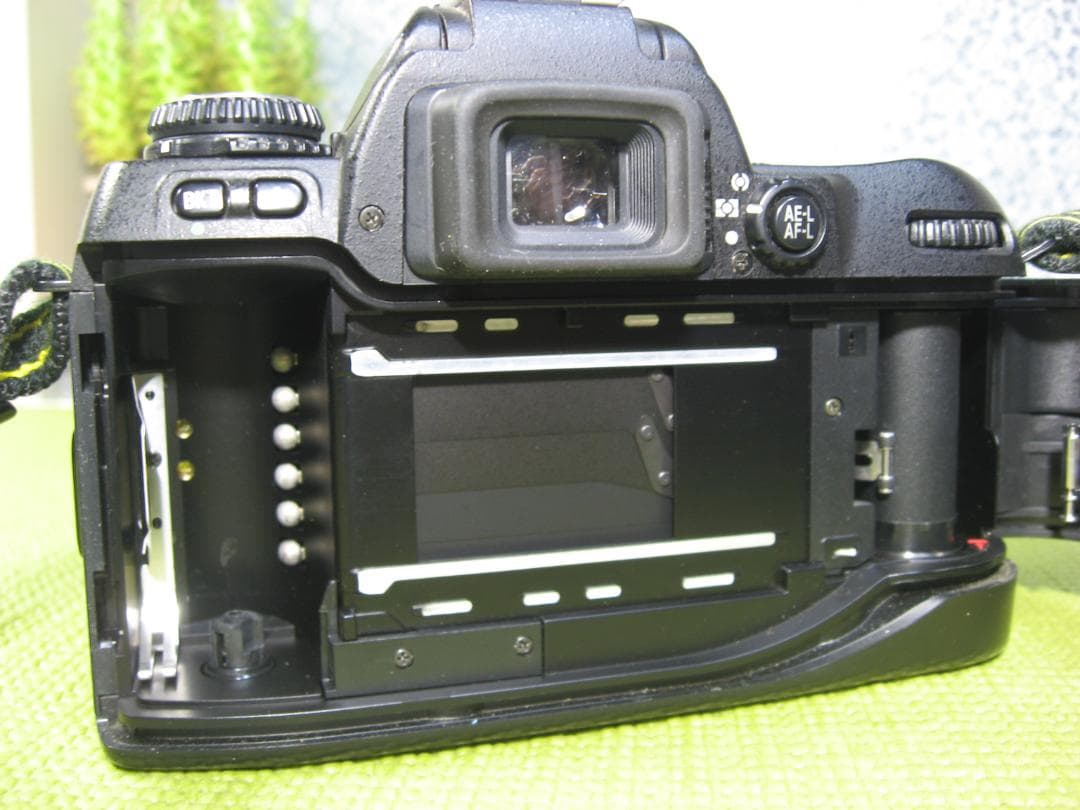 Nikon F80 ＋ AF28-80mmF3.5-5.6D フィルムカメラ