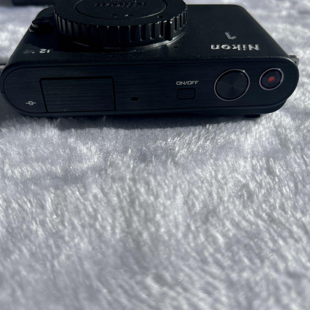 Nikon 1 J2 ブラック　本体　ミラーレス　軽量