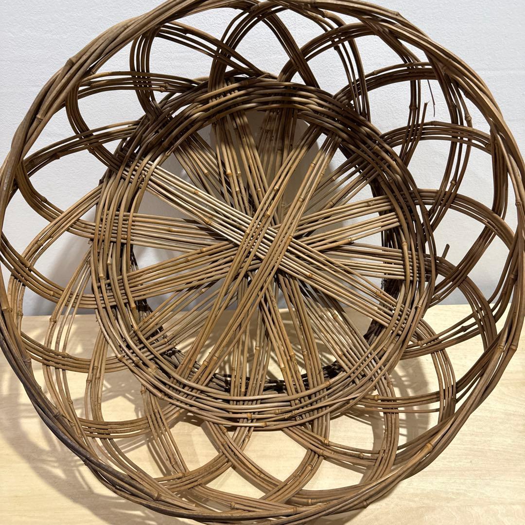 籐製円形バスケット 編み込みデザイン