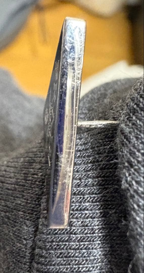 PRADA ロゴ ピアス 片耳のみ