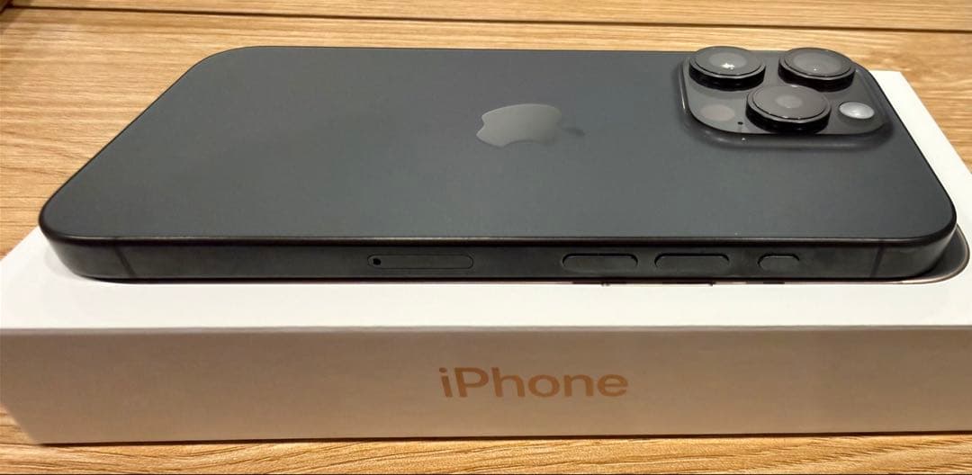 Apple iPhone 15 Pro スペースブラック