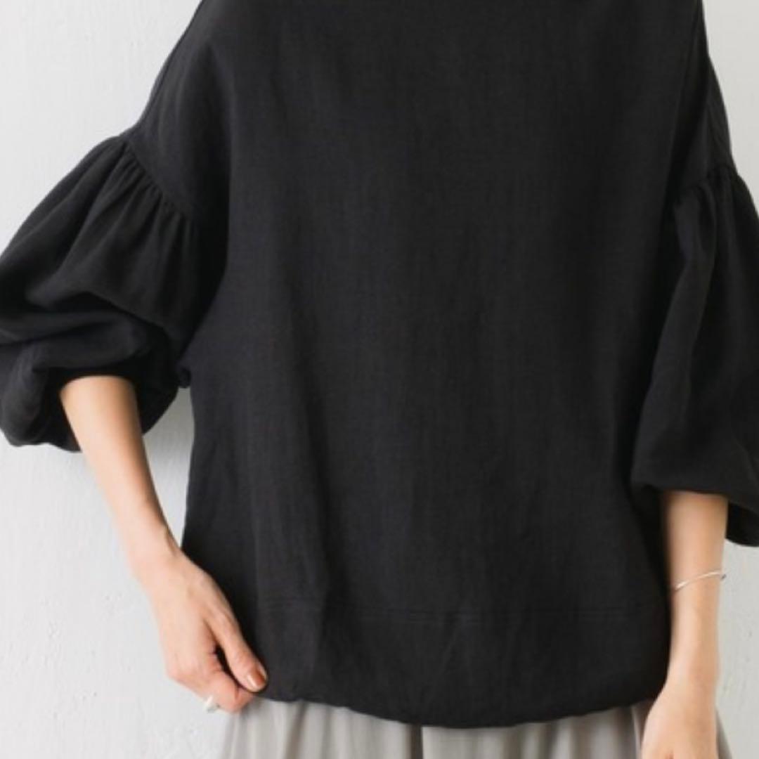 BEARDSLEYビアズリー　後ろボタン袖パフリネンブラウス　ブラック