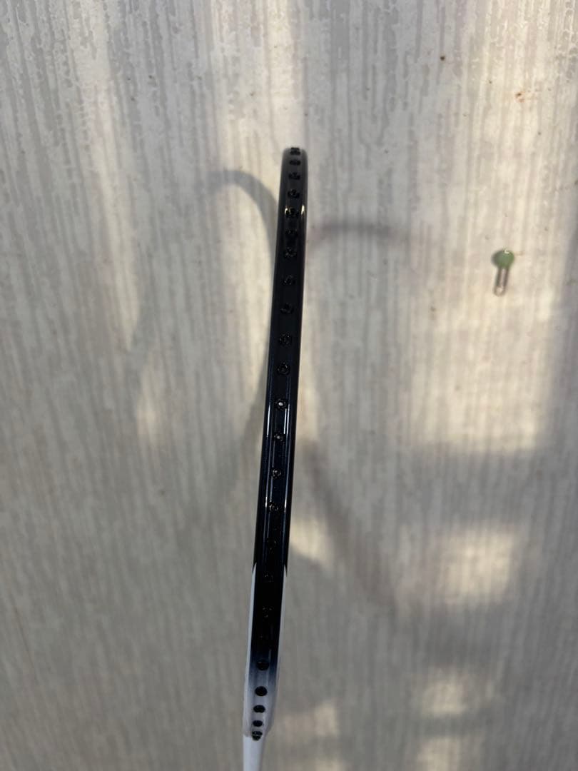 バドミントンラケット ホワイト ブラック