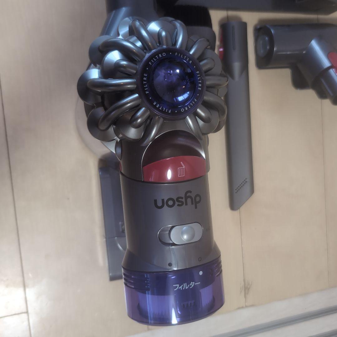 Dyson V8 コードレス掃除機 充電器付き