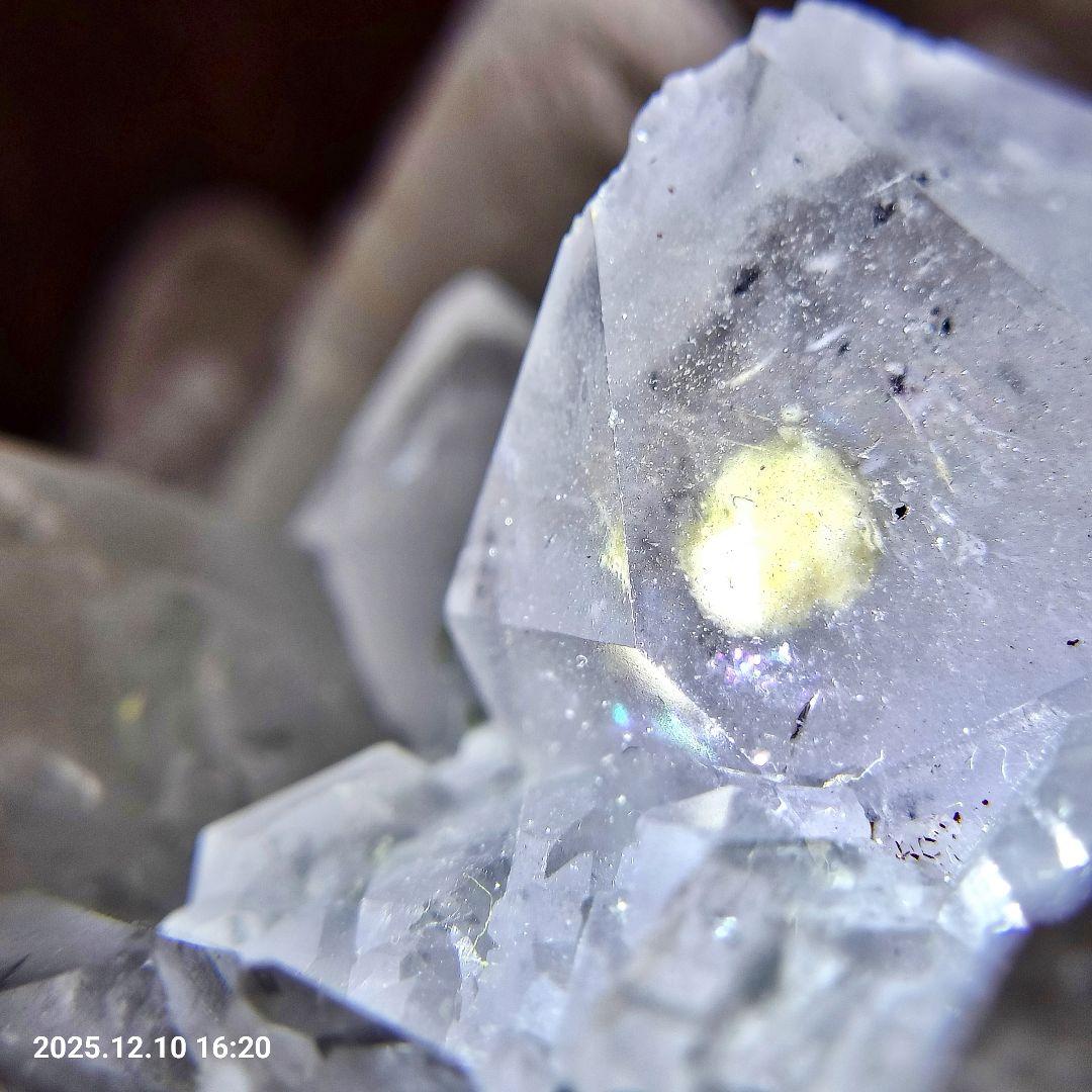 超希少 天然 ヒマラヤ ブラックファントム水晶クラスター 虹 ヒマラヤ水晶 原石