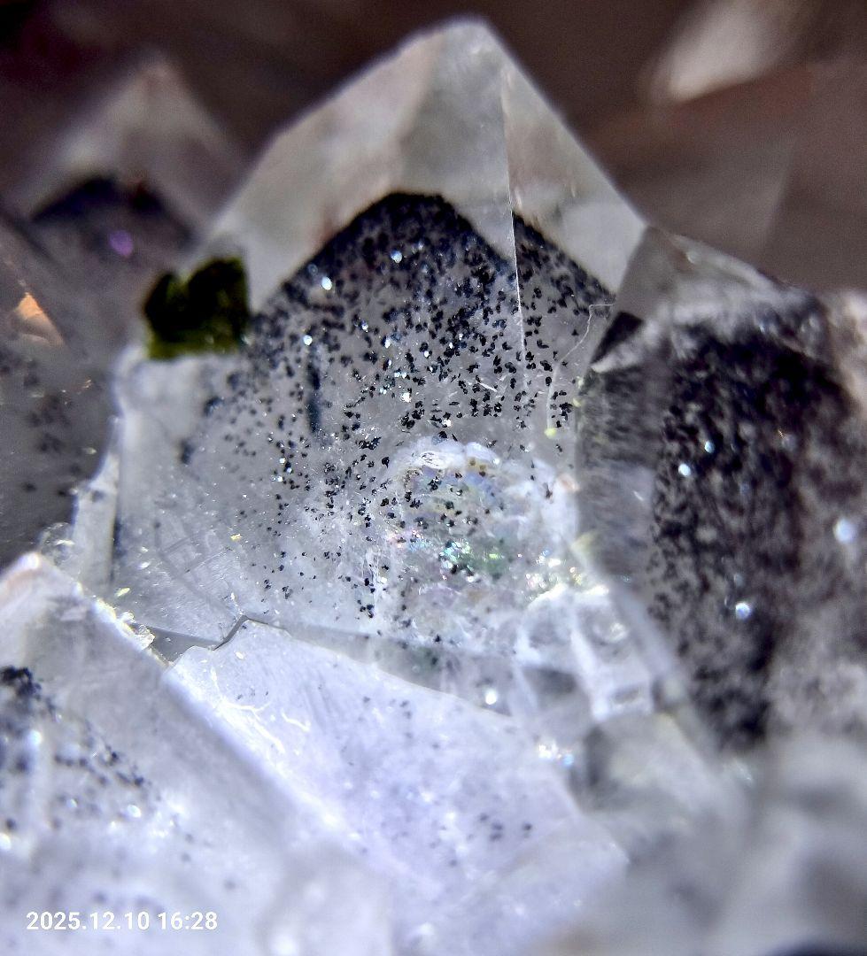 超希少 天然 ヒマラヤ ブラックファントム水晶クラスター 虹 ヒマラヤ水晶 原石