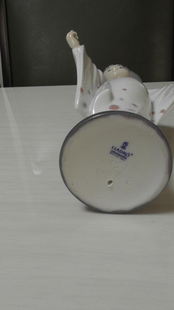 まりも　LLADRO　リヤドロ　【花を見つめる少女】　リアドロ 　L460