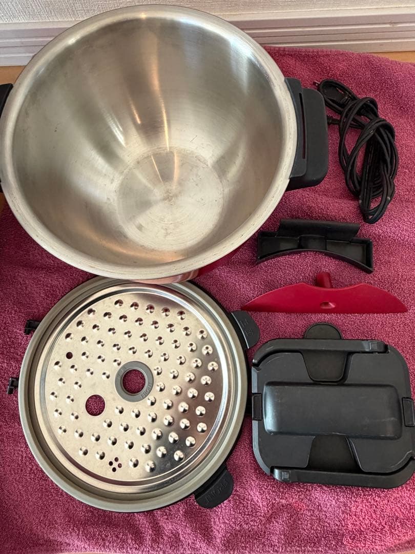 【ホットクック2.4L】 SHARP KN-HW24C-R 本体・付属品あり