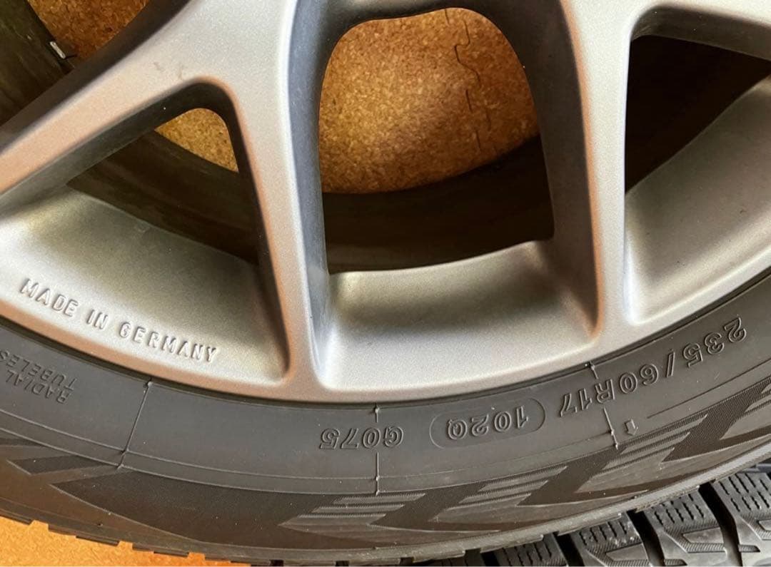 ヨコハマスタッドレス美品ベンツGLC GLK 用2023年タイヤ送料込み